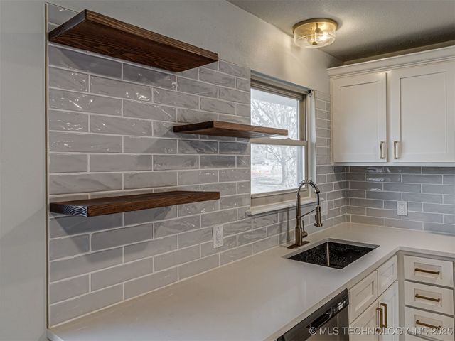 10754 E 530 Road, Claremore, OK 74019