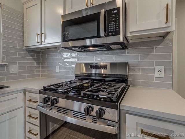 10754 E 530 Road, Claremore, OK 74019