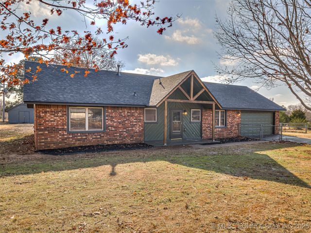 10754 E 530 Road, Claremore, OK 74019