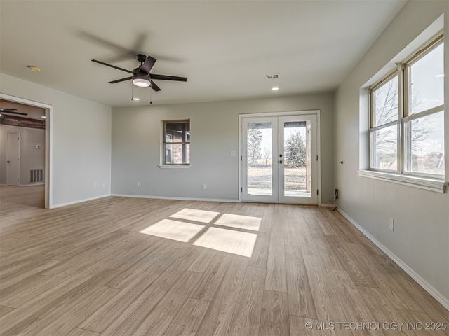 10754 E 530 Road, Claremore, OK 74019