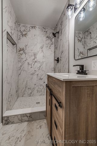 10754 E 530 Road, Claremore, OK 74019