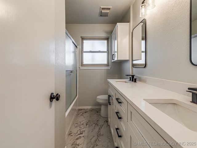 10754 E 530 Road, Claremore, OK 74019