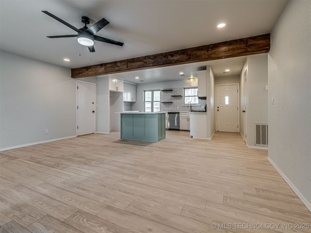 10754 E 530 Road, Claremore, OK 74019