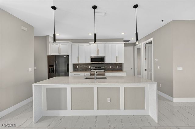 1517 SW 28th TER, Cape Coral, FL 33914