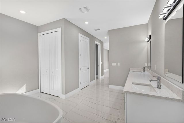 1517 SW 28th TER, Cape Coral, FL 33914