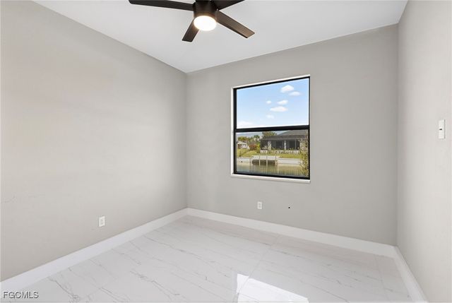 1517 SW 28th TER, Cape Coral, FL 33914