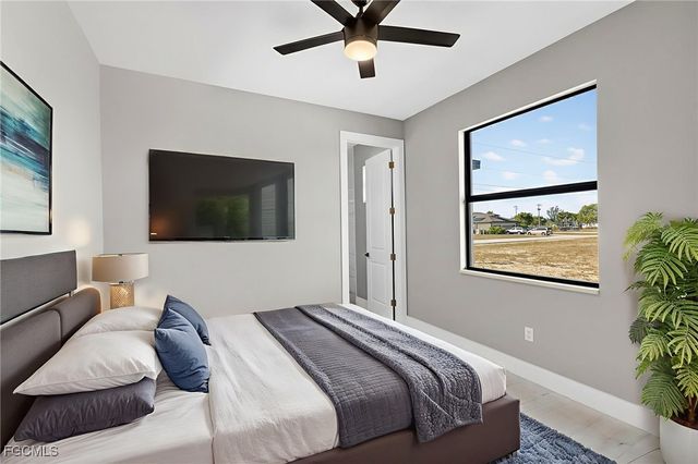 1517 SW 28th TER, Cape Coral, FL 33914