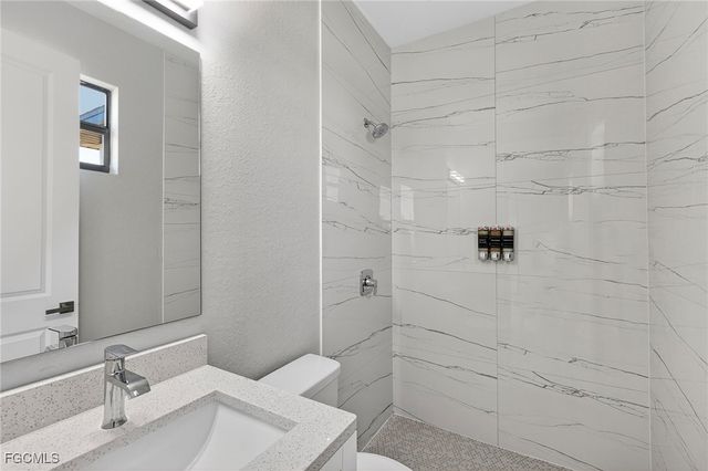 1517 SW 28th TER, Cape Coral, FL 33914