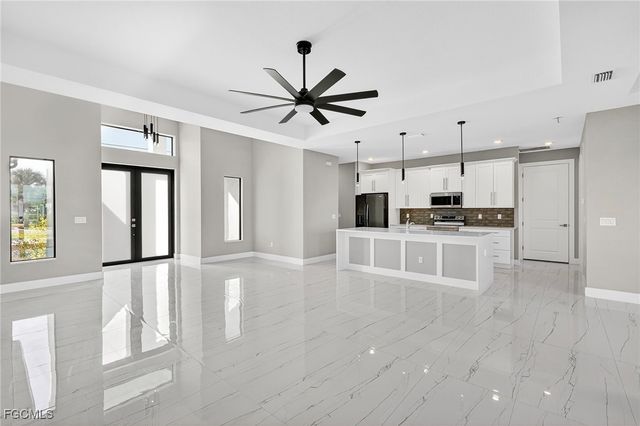 1517 SW 28th TER, Cape Coral, FL 33914