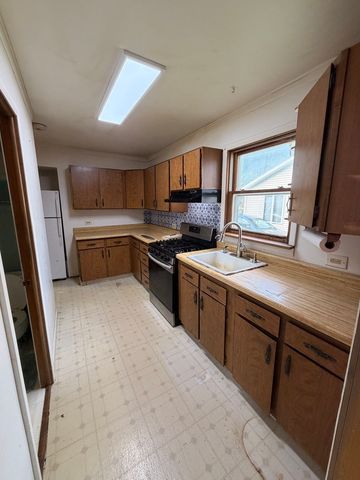 7420 Maple Drive, Wonder Lake, IL 60097