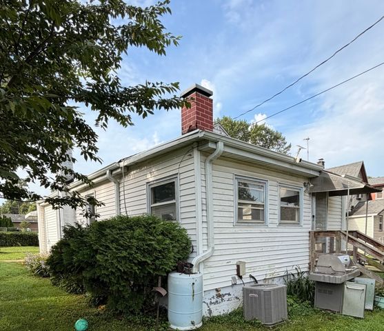 7420 Maple Drive, Wonder Lake, IL 60097