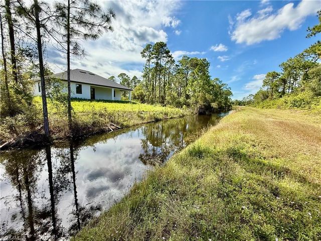 1122 Craft ST E, Lehigh Acres, FL 33974