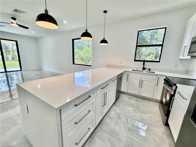 1122 Craft ST E, Lehigh Acres, FL 33974