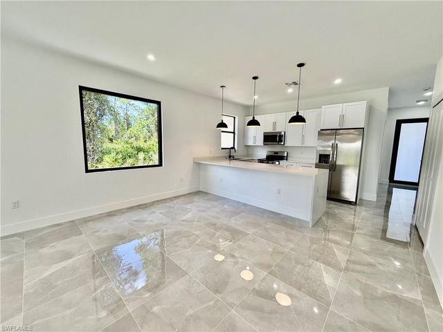 1122 Craft ST E, Lehigh Acres, FL 33974