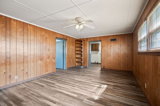 787 Clover Hill Dr, Cookeville, TN 38501