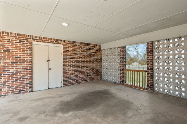 787 Clover Hill Dr, Cookeville, TN 38501