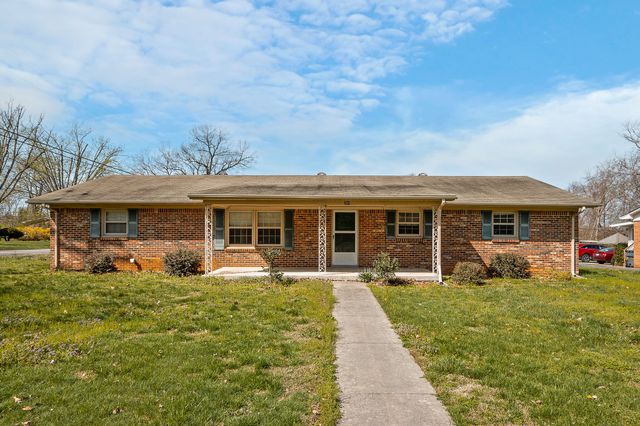 787 Clover Hill Dr, Cookeville, TN 38501