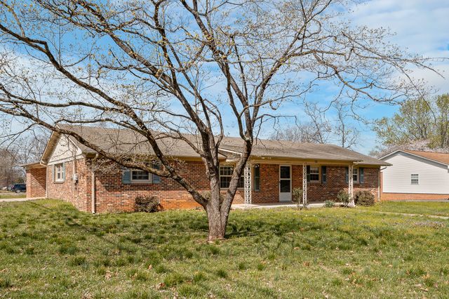 787 Clover Hill Dr, Cookeville, TN 38501