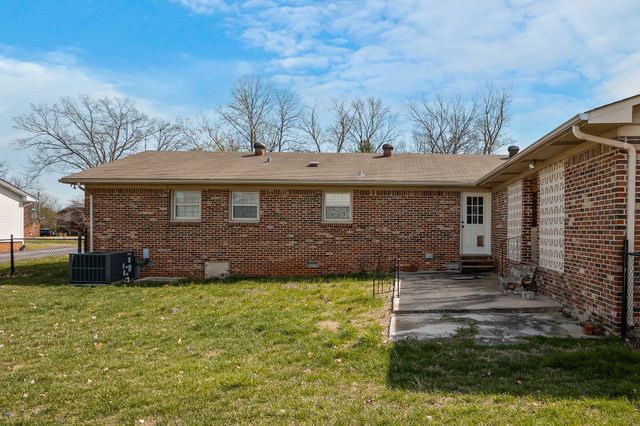 787 Clover Hill Dr, Cookeville, TN 38501