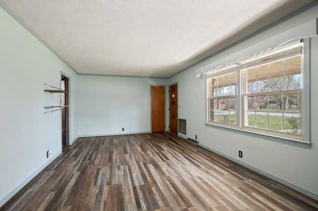 787 Clover Hill Dr, Cookeville, TN 38501