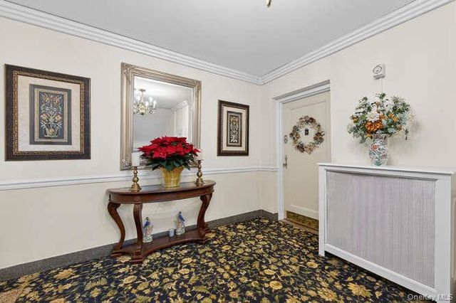 24 Hamilton Place F-1, Garden City, NY 11530