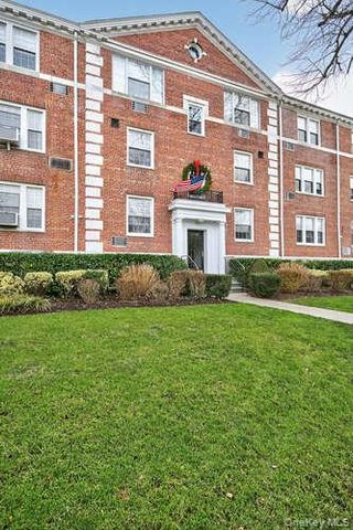 24 Hamilton Place F-1, Garden City, NY 11530