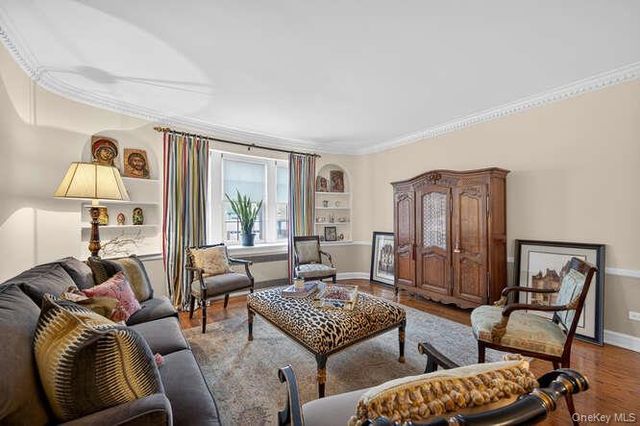 24 Hamilton Place F-1, Garden City, NY 11530