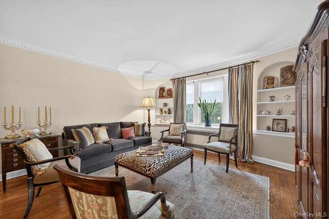 24 Hamilton Place F-1, Garden City, NY 11530