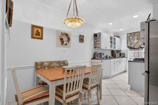 24 Hamilton Place F-1, Garden City, NY 11530