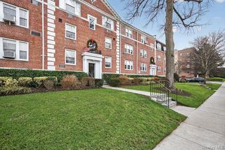 24 Hamilton Place F-1, Garden City, NY 11530