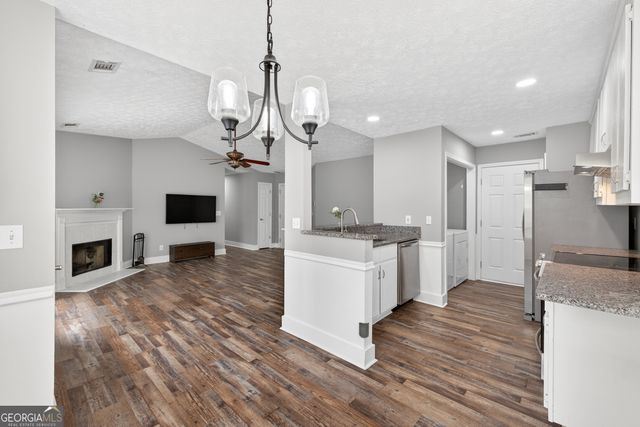 3962 Edgebrook Drive, Flowery Branch, GA 30542