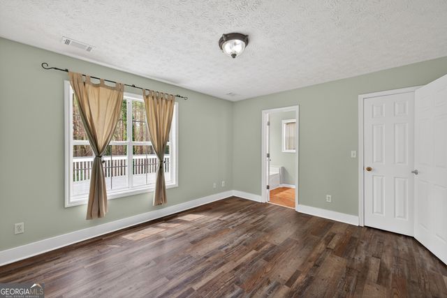 3962 Edgebrook Drive, Flowery Branch, GA 30542