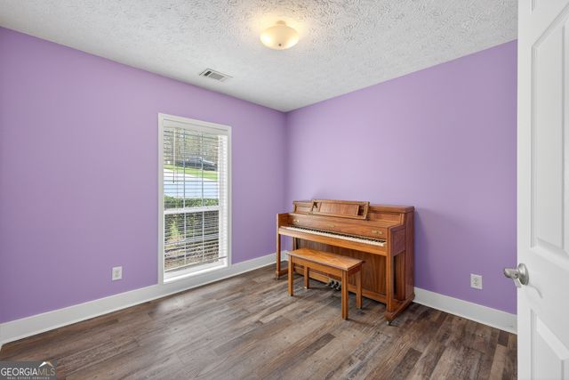 3962 Edgebrook Drive, Flowery Branch, GA 30542