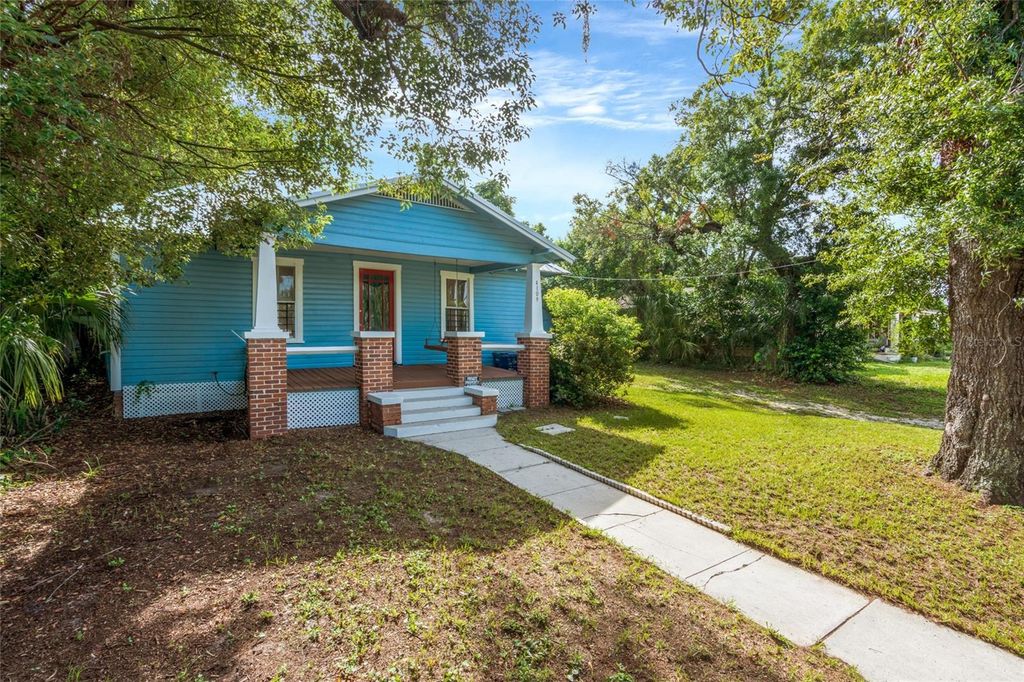 Image 2 of property listing at 4109 N SUWANEE AVENUE, Tampa, FL 33603
