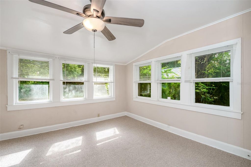 Image 18 of property listing at 4109 N SUWANEE AVENUE, Tampa, FL 33603