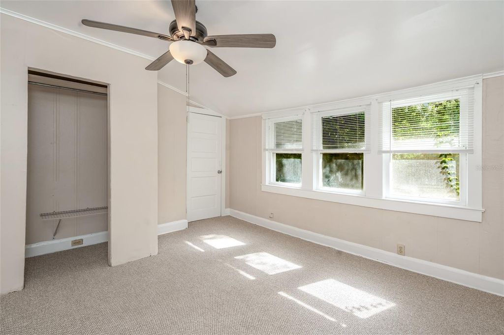 Image 19 of property listing at 4109 N SUWANEE AVENUE, Tampa, FL 33603