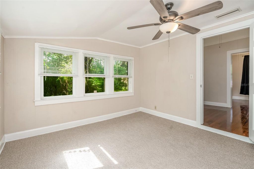 Image 21 of property listing at 4109 N SUWANEE AVENUE, Tampa, FL 33603
