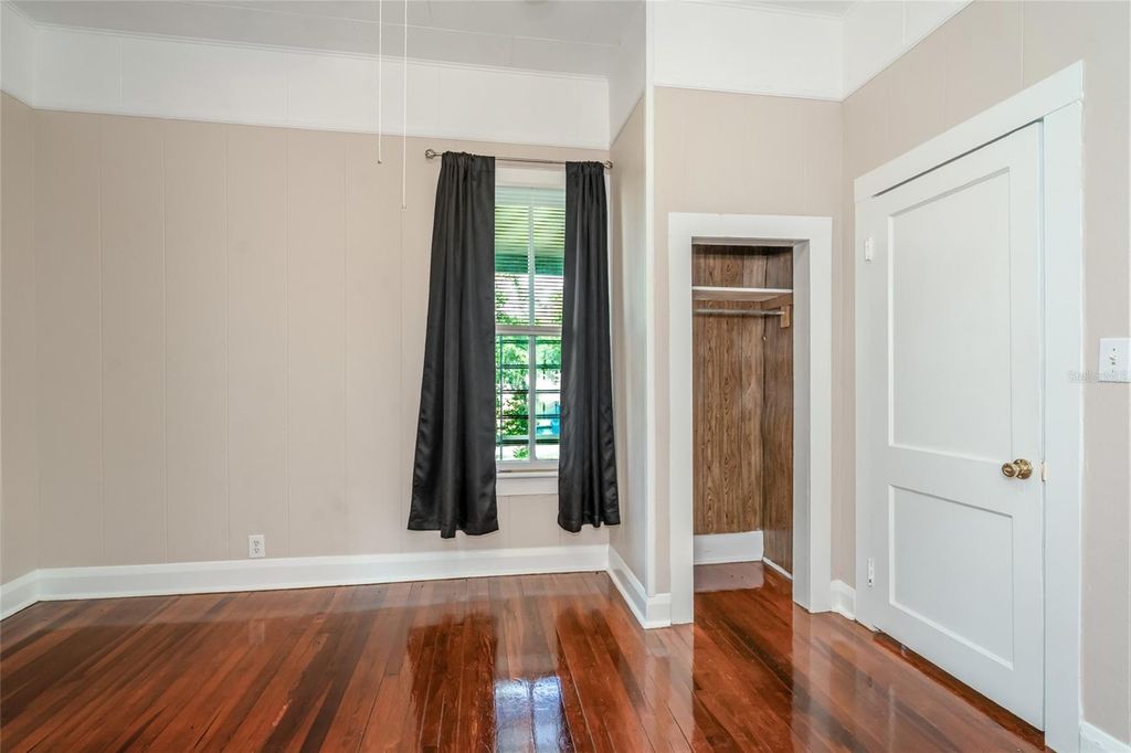 Image 23 of property listing at 4109 N SUWANEE AVENUE, Tampa, FL 33603