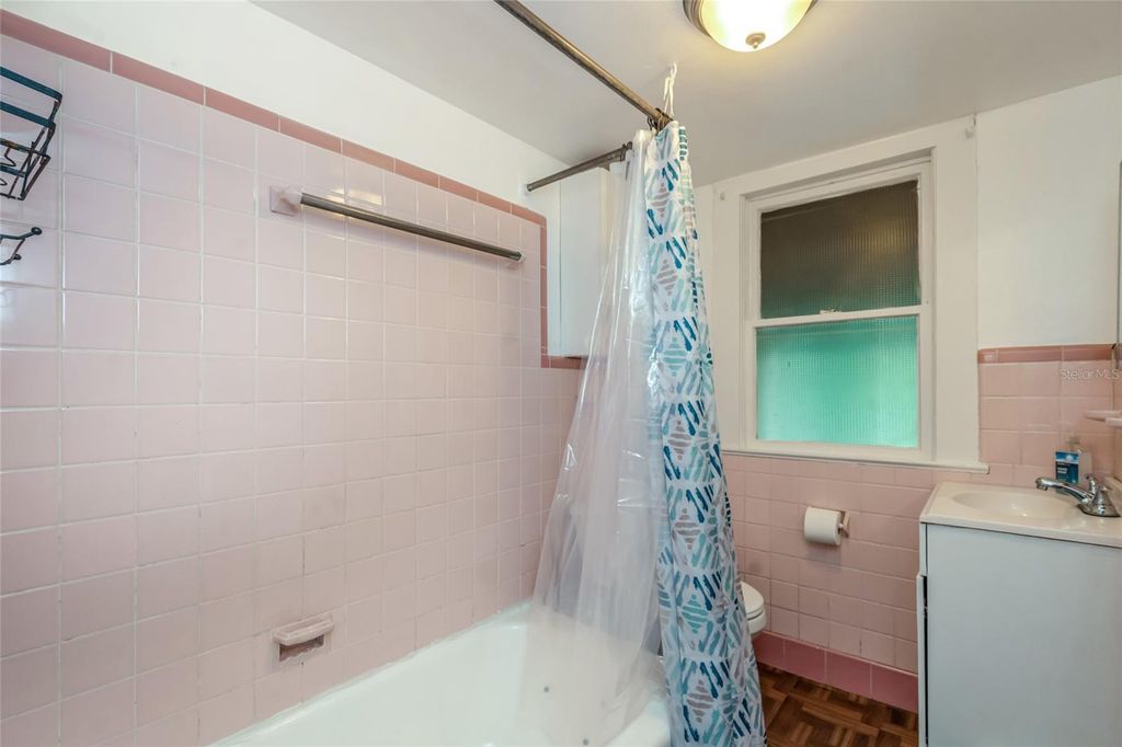 Image 24 of property listing at 4109 N SUWANEE AVENUE, Tampa, FL 33603