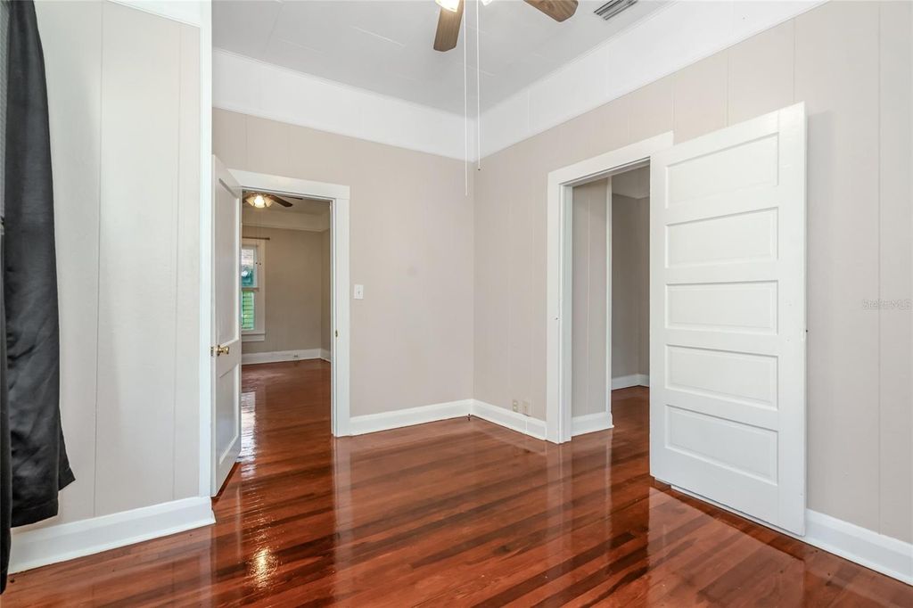 Image 32 of property listing at 4109 N SUWANEE AVENUE, Tampa, FL 33603