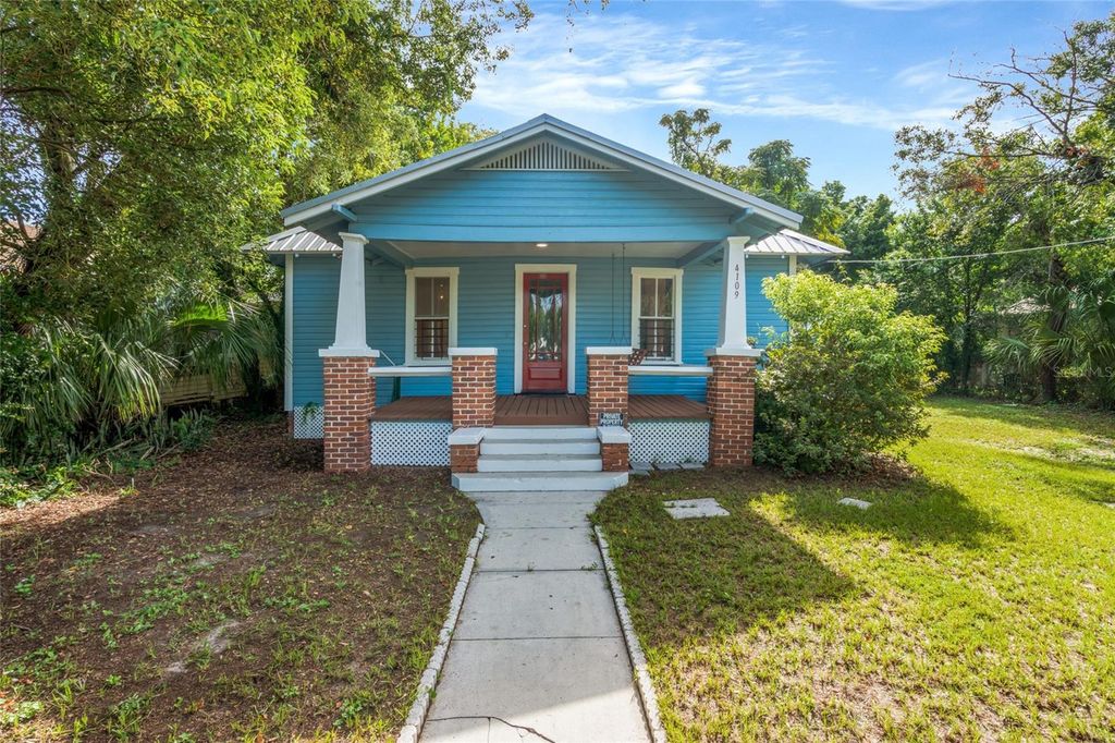 Image 7 of property listing at 4109 N SUWANEE AVENUE, Tampa, FL 33603