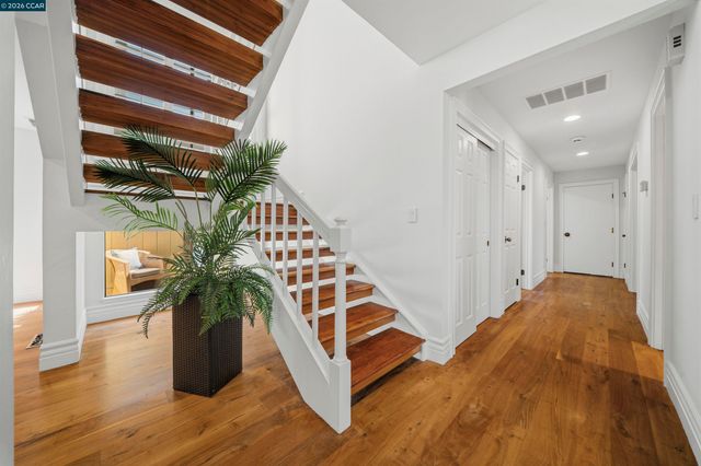 951 Redwood Dr, Danville, CA 94506