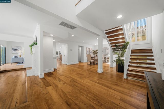951 Redwood Dr, Danville, CA 94506