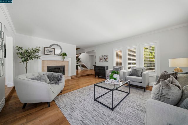951 Redwood Dr, Danville, CA 94506