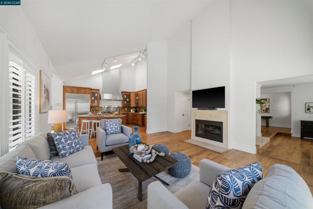 951 Redwood Dr, Danville, CA 94506