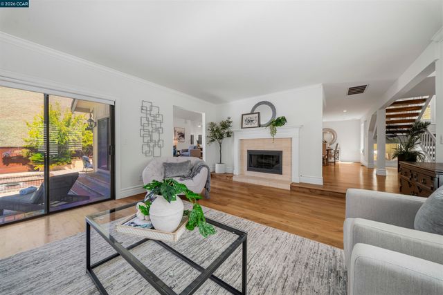 951 Redwood Dr, Danville, CA 94506