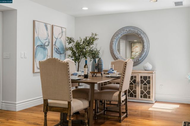 951 Redwood Dr, Danville, CA 94506