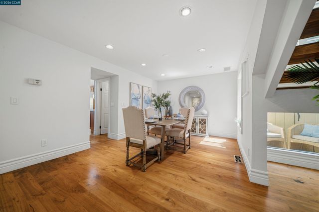 951 Redwood Dr, Danville, CA 94506