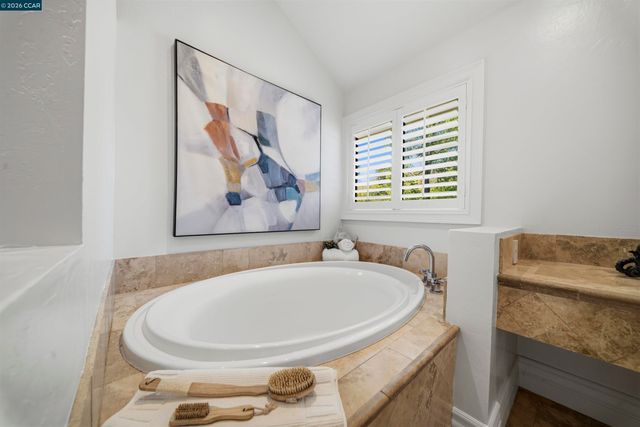 951 Redwood Dr, Danville, CA 94506