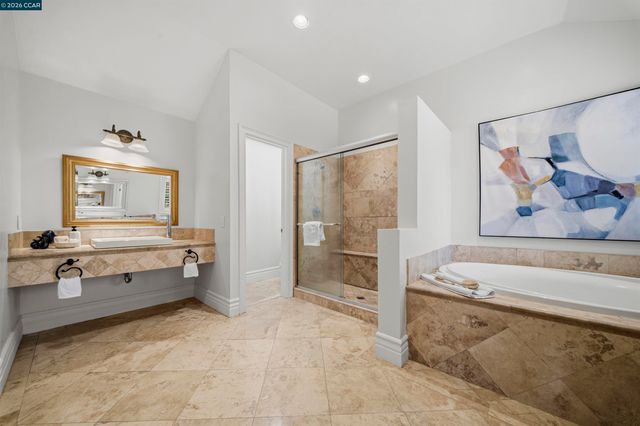 951 Redwood Dr, Danville, CA 94506
